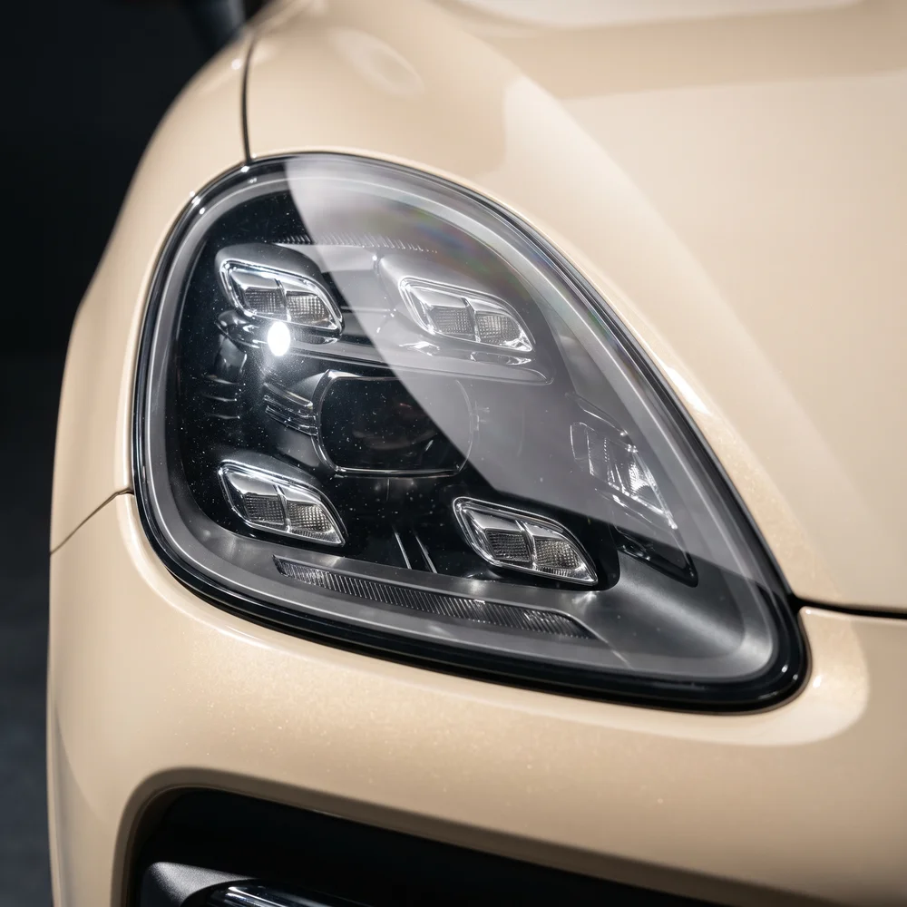 Close-up of the Cayenne LED headlight